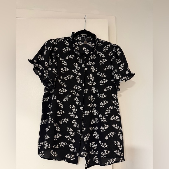 Tahari Tops - Tahari Black and White Floral Top